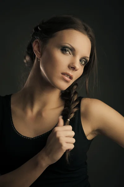 Portrait of gorgeous brunette in sport style — Stock Photo, Image
