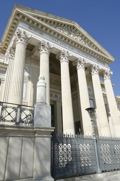 Tribunal em Nimes, Francia — Fotografia de Stock