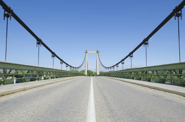 Перспектива подвесного моста — стоковое фото