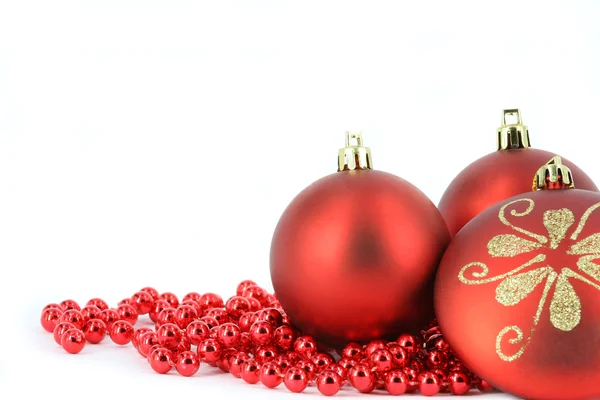 Merry christmas kırmızı top dekorasyon — Stok fotoğraf