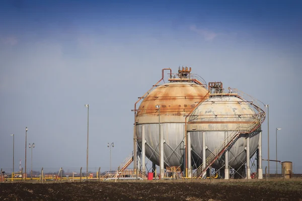 Tankar vid raffinaderiet — Stockfoto