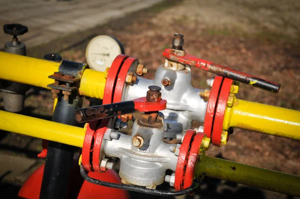 Pressure gauge and valve oil pump — Stock Photo, Image