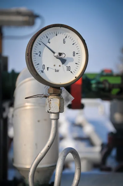 Öldruckmessgerät an der Gasanlage — Stockfoto