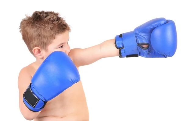 Junge mit Boxhandschuhen auf weißem Hintergrund — Stockfoto