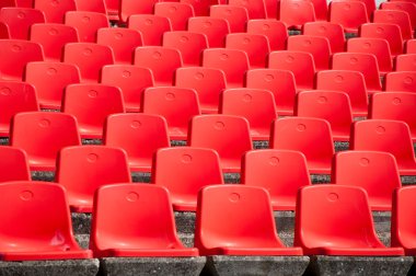 Kırmızı stadyum koltukları stand