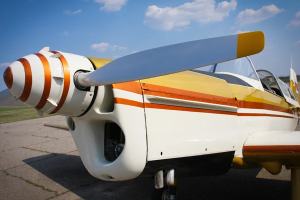 Motor en propeller van een vliegtuig — Stockfoto