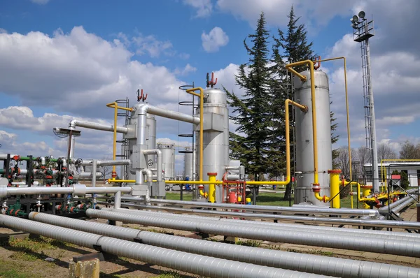 Gas storage and pipeline — Stock Photo, Image