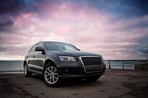 Роскошный внедорожник
