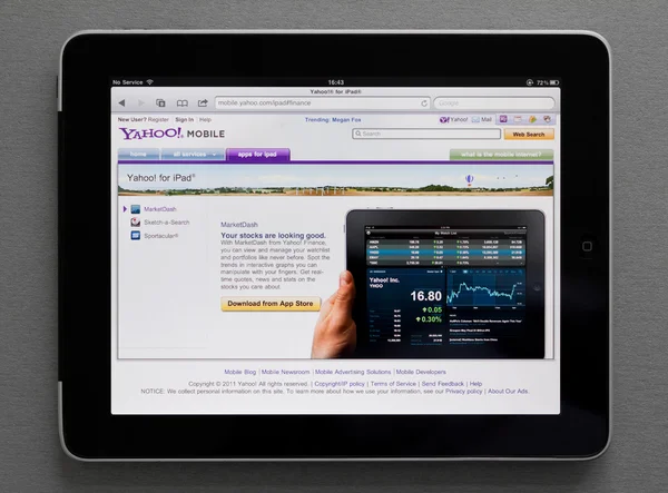 Apple Ipad mostrando página web do Yahoo — Fotografia de Stock