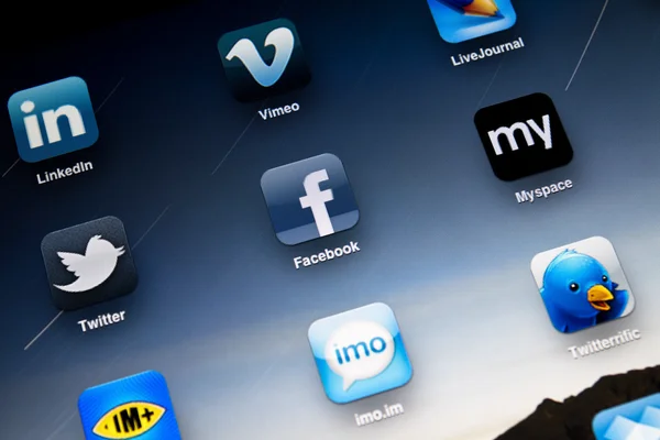 Aplicativos de mídia social na Apple iPad2 — Fotografia de Stock
