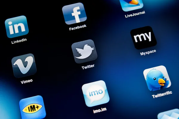 Aplicativos de mídia social na Apple iPad2 — Fotografia de Stock