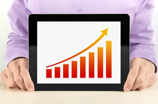 Gráfico de sucesso no Tablet PC — Fotografia de Stock