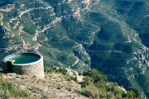 Mountain water tank — Stock Photo, Image