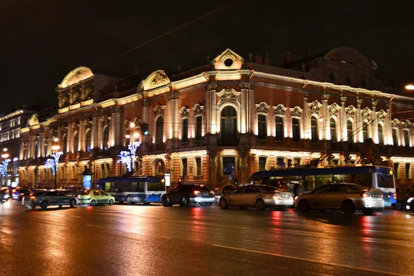 サンクトペテルブルクのネフスキー大通りの夜 — ストック写真