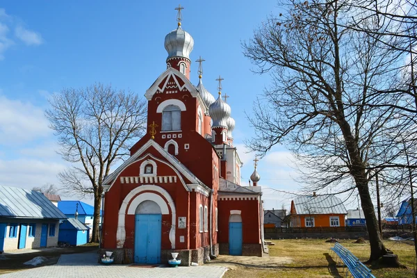 Маленькая сельская церковь — стоковое фото