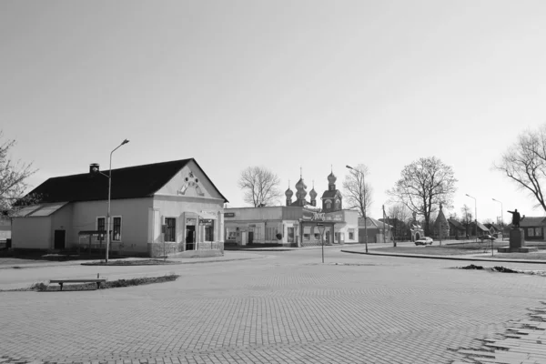 Pohled na centrálním náměstí ve městě david, Bělorusko. — Stock fotografie