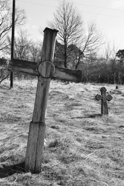 Velha cruz sepultura de madeira em David-cidade — Fotografia de Stock