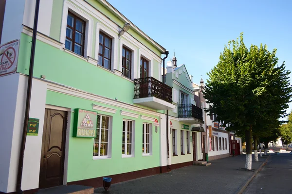 Building in old part of Pinsk in sunny summer day — Stock Photo, Image