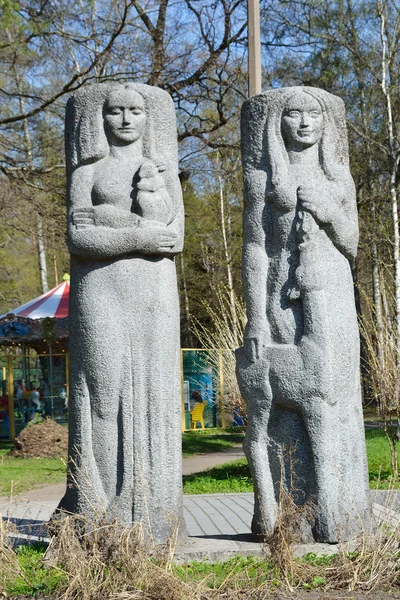 Skulptur im Frühlingspark — Stockfoto