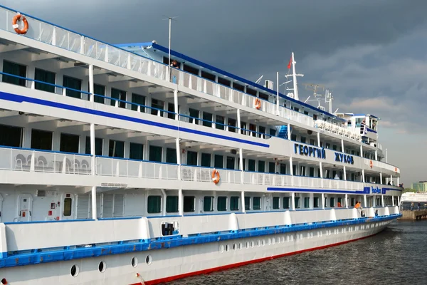 River cruise ship — Stock Photo, Image
