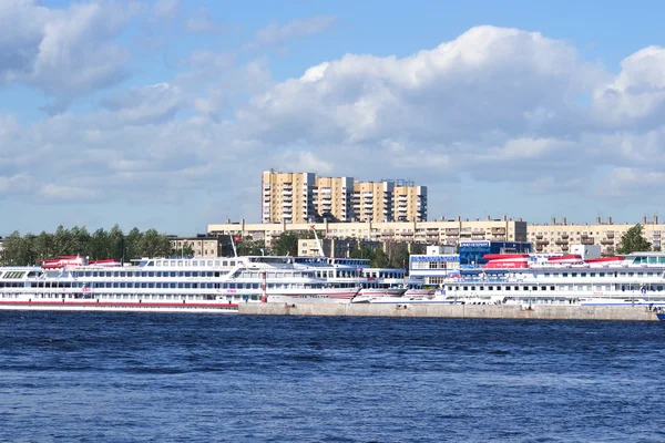 Embankment del fiume Neva, San Pietroburgo — Foto Stock