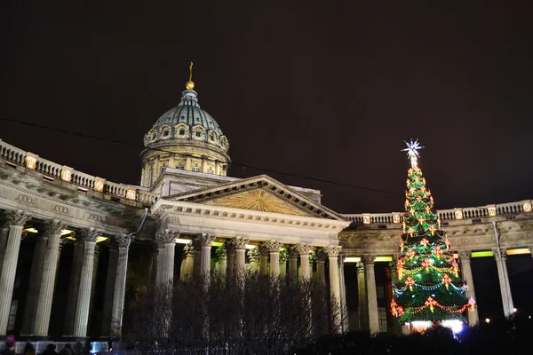Kazan kathedraal in st. petersburg per nacht — Stockfoto