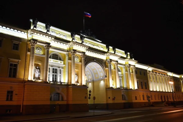 Palazzo del Senato e del Sinodo di notte, San Pietroburgo — Foto Stock