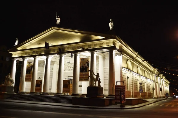 夜圣彼得斯堡的视图. — 图库照片