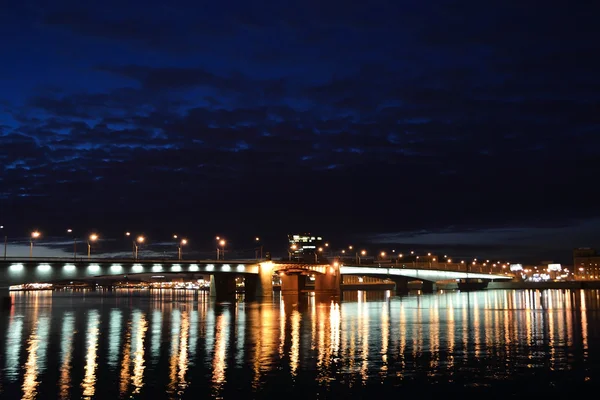 Alexander nevsky bron på natten — Stockfoto