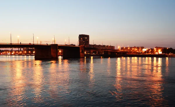 Volodarsky γέφυρα μετά από το ηλιοβασίλεμα — Φωτογραφία Αρχείου