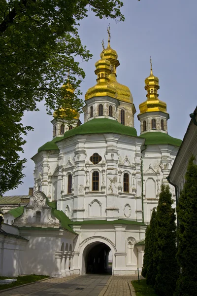 Остров, монастырь "Ново-Печерская лавра" " — стоковое фото