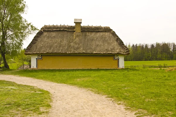 Casa da aldeia — Fotografia de Stock