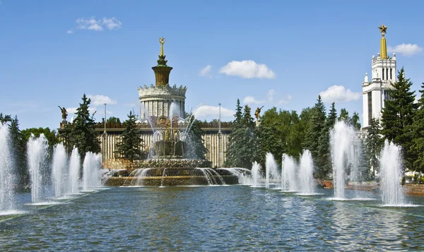 Moscow, fountains in exhibition centre — Stock Photo, Image