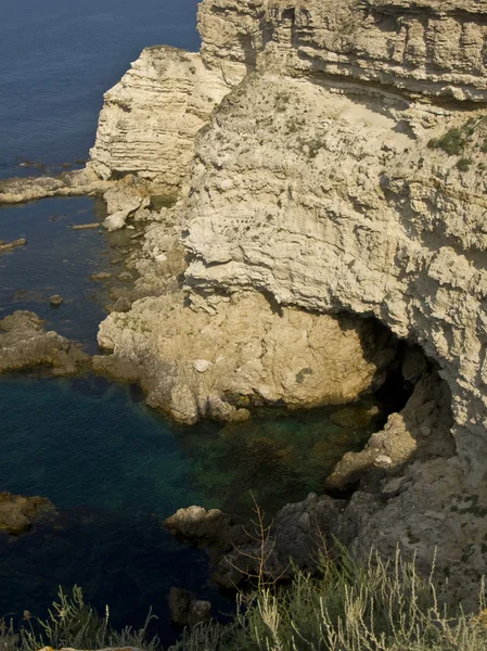 Jaskinia w morze — Zdjęcie stockowe