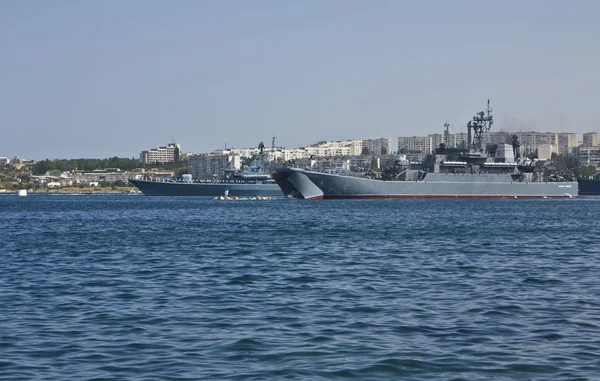 Rus Askeri Gemileri Karadeniz Kıyısında Geçit Töreninde — Stok fotoğraf