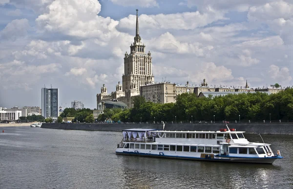 Moskwa, hotel "Ukraina" — Zdjęcie stockowe