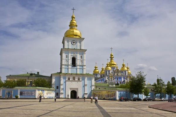 Kiev, Oekraïne - 06 mei 2010: mihaylovskiy klooster — Stockfoto