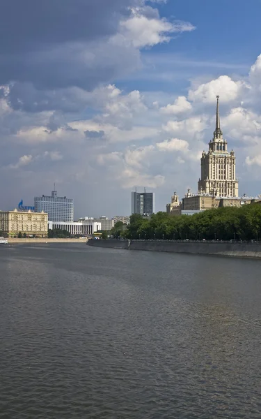 Moskwa, hotel "Ukraina" ("redisson royal") — Zdjęcie stockowe