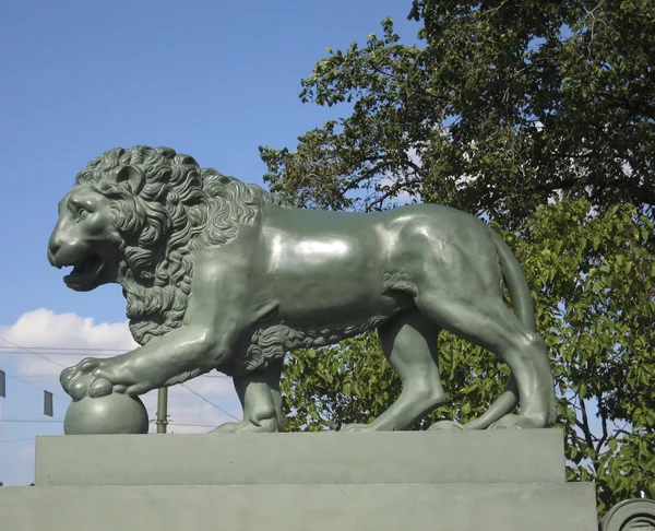 圣彼得斯堡，狮子雕塑 — 图库照片