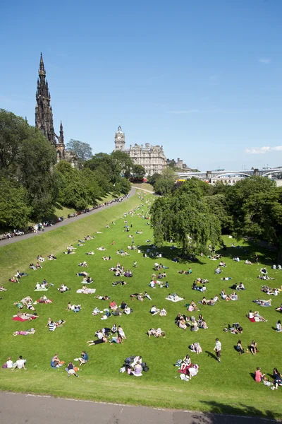 Centrum v Edinburghu. Skotsko. — Stock fotografie
