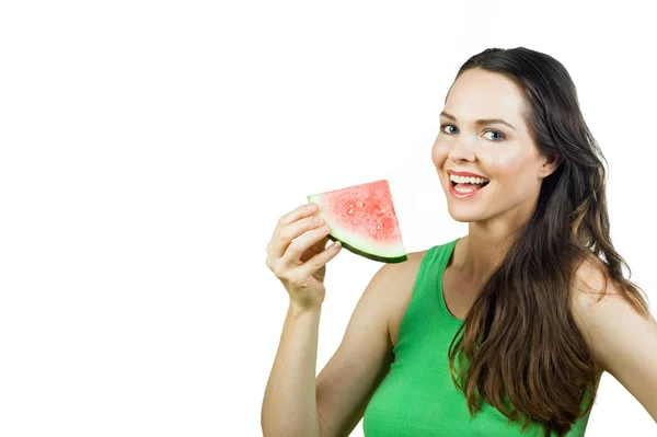 Atractiv fata holding pepene verde și zâmbind — Fotografie, imagine de stoc