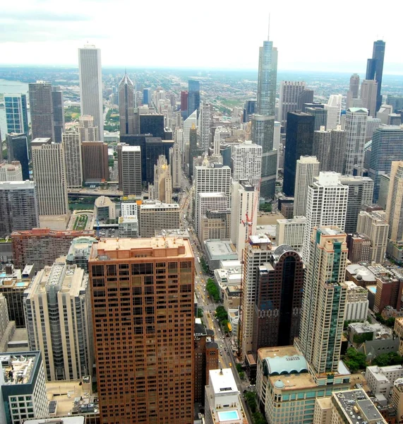 Высотные здания в Чикаго, штат Иллинойс, США — стоковое фото