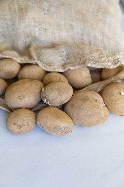 Bir çuval patates.