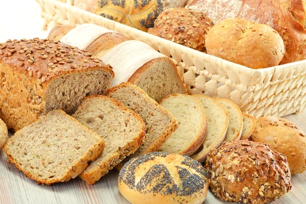 Samenstelling met brood en broodjes — Stockfoto