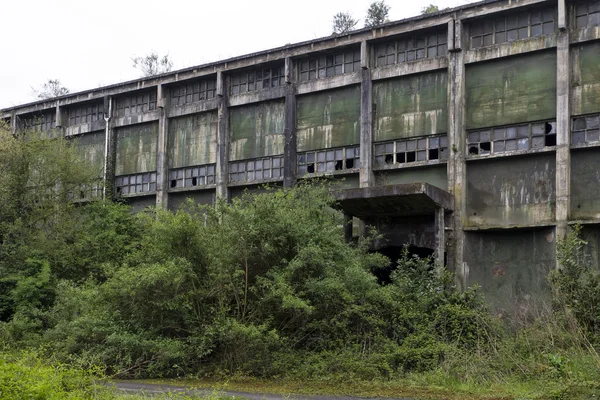 被遗弃的工厂大厦 — 图库照片