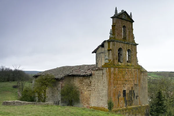 Igreja românica abandonada — Fotografia de Stock
