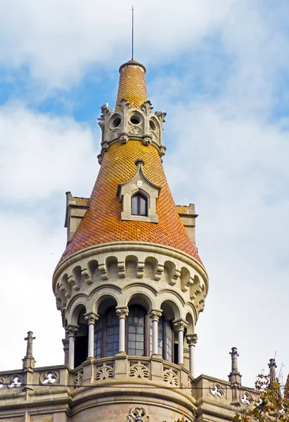 Башня в Пасео де Грасиа, Барселона Испания — стоковое фото
