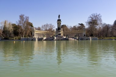 alfonso XII parque del retiro Madrid içinde Anıtı