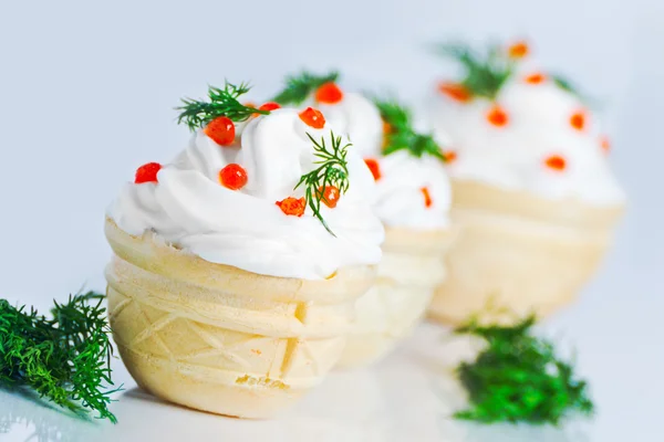 Pasteles caseros con crema blanca — Foto de Stock