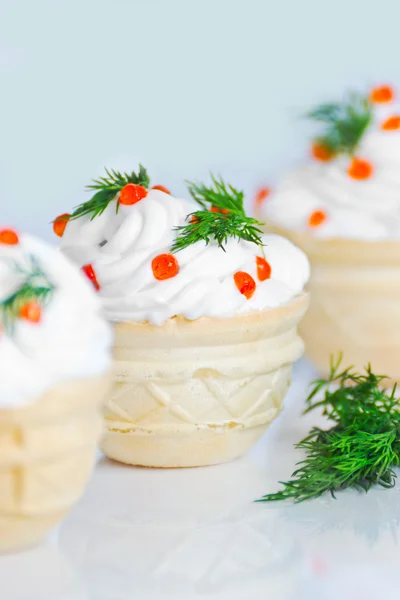 Domácí koláče s bílým krémem — Stock fotografie